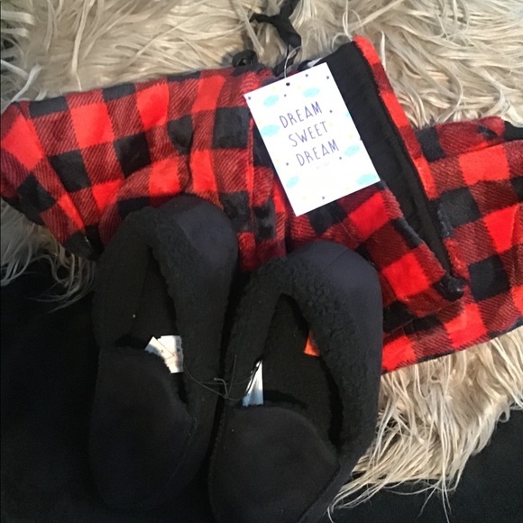 Brand new black slippers never worn - Picture 11 of 15